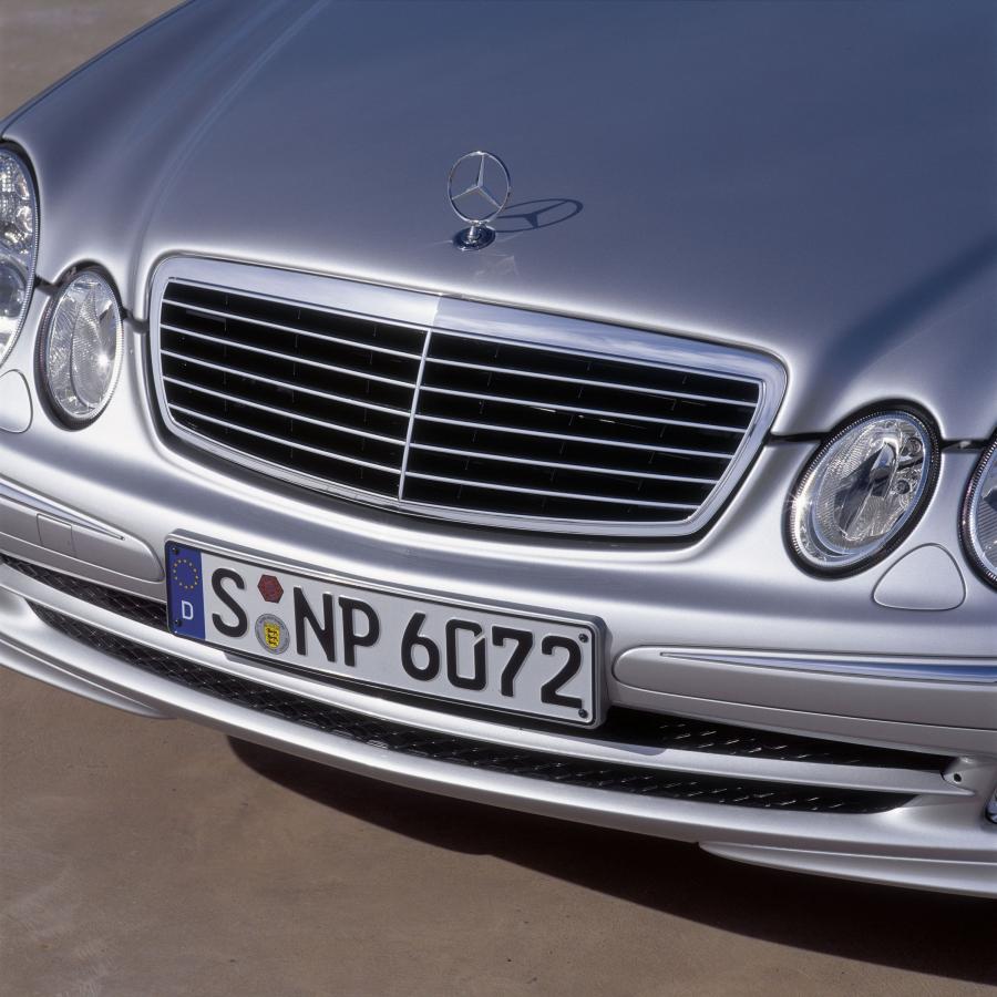  Mercedes-Benz E-Class 2002 года  (фото 379 из 448)